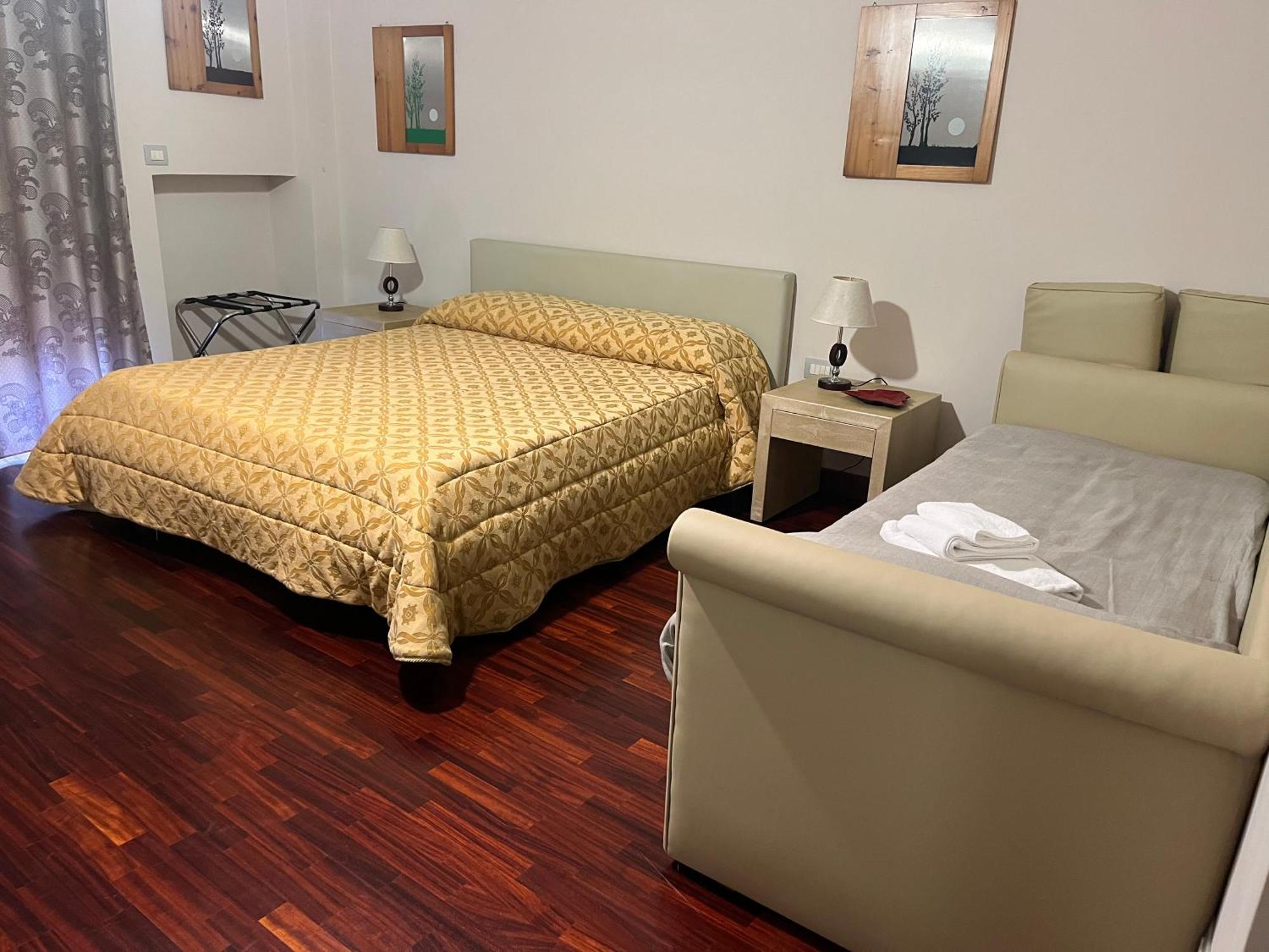 Gioviale Rooms Portici Zewnętrze zdjęcie
