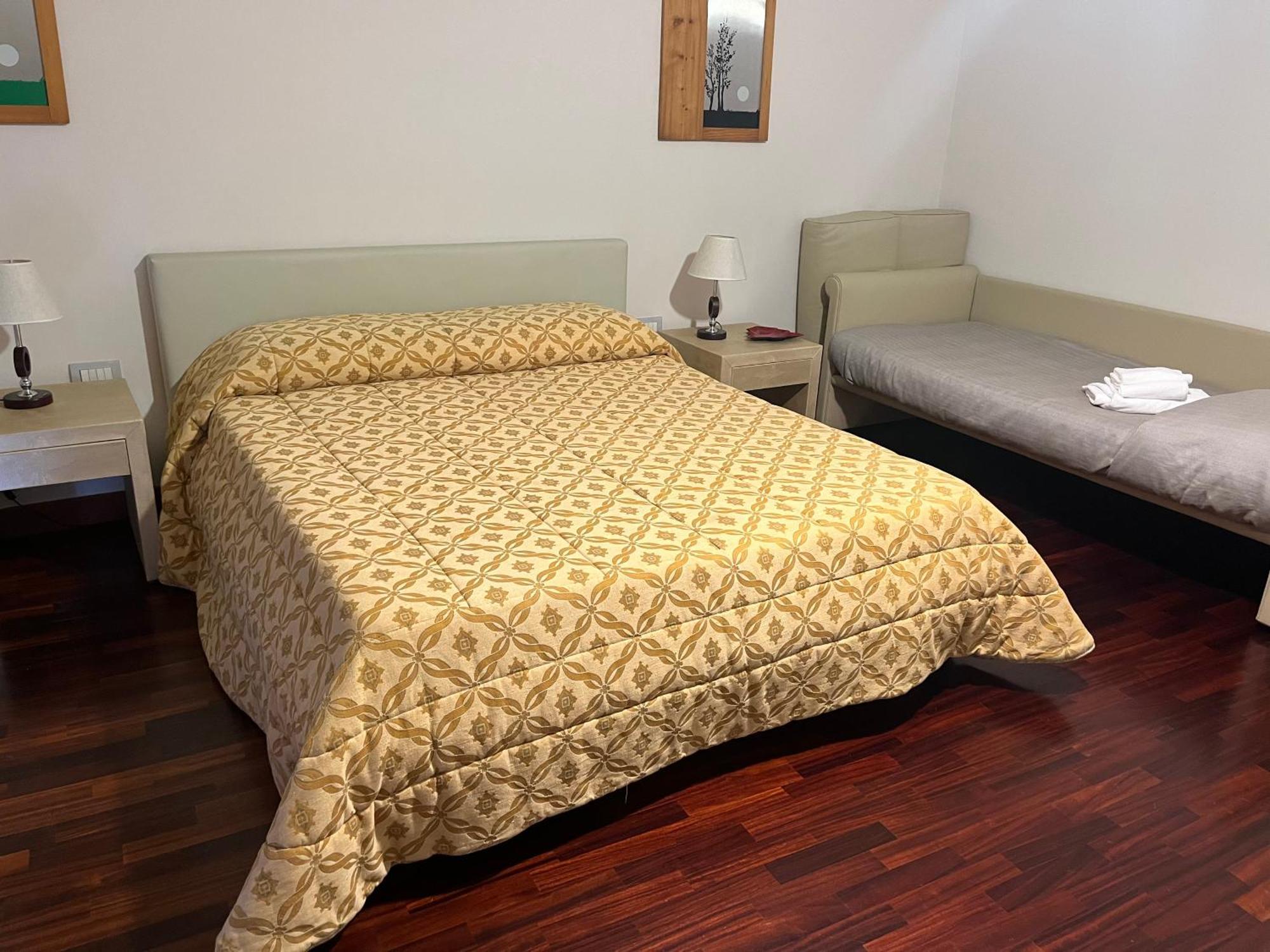 Gioviale Rooms Portici Zewnętrze zdjęcie